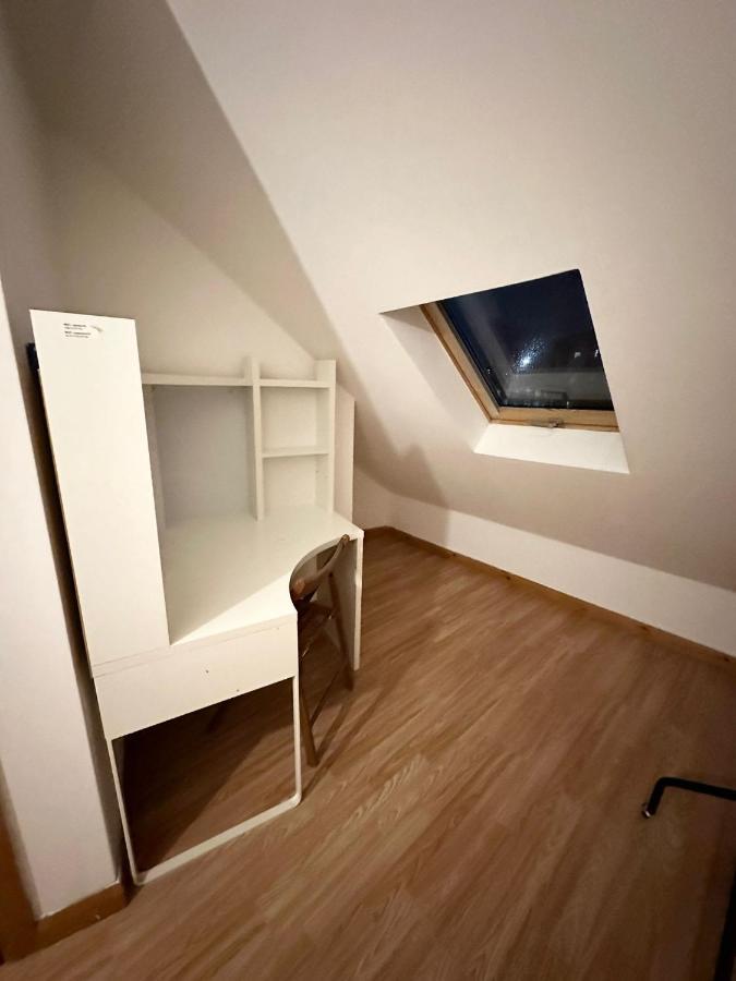 Relaxing Room In Spacious House Лондон Екстериор снимка